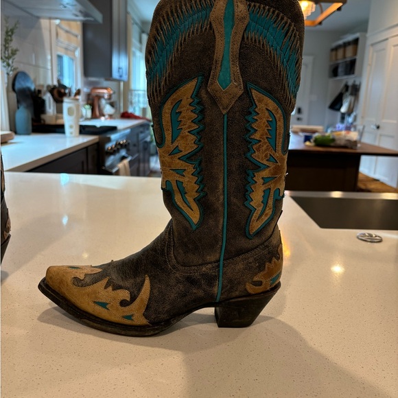 Western Leather Cowboy Boots - Black and Tan - Picture 12 of 13